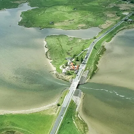 Nice In Insel Poel Ot W/ Appartement *